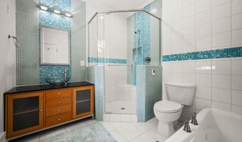 9715 SINGLETON Dr, Bethesda, MD 20817