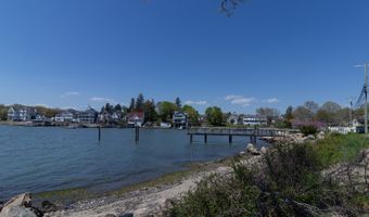 9 Howd Ave, Branford, CT 06405