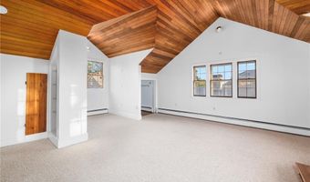 28 John St, Newport, RI 02840