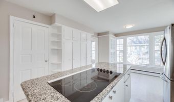 4740 34TH St N, Arlington, VA 22207
