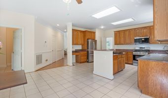 10604 MAPLECREST Ln, Potomac, MD 20854