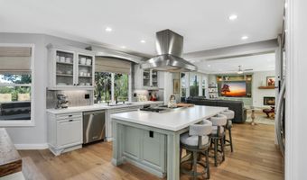 6676 Lemon Leaf Dr, Carlsbad, CA 92011