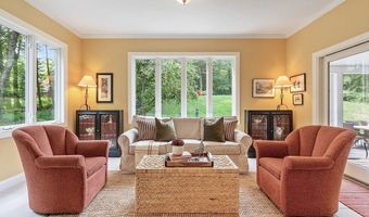 696 Liberty Square Rd, Boxborough, MA 01719