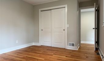 41 Woods Ave, Bergenfield, NJ 07621
