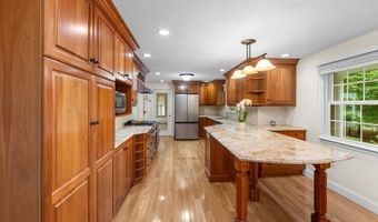 11 Farrwood Dr, Andover, MA 01810