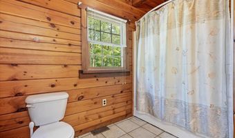 14 E Point Rd, Albrightsville, PA 18210