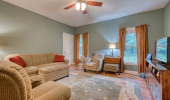 2 Warren Gln, Burlington, CT 06013