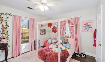 517 W Lamar St, Alvord, TX 76225