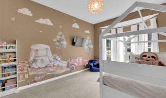 215 Cobblefield Ct, Ballwin, MO 63011