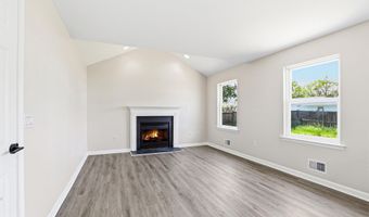808 Anchor Ave, Beachwood, NJ 08722