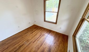 28 Chain Blvd, Bayville, NJ 08721