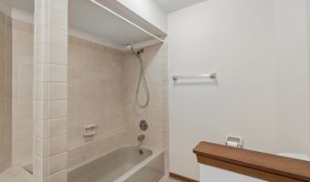 2109 N Charter Point Dr, Arlington Heights, IL 60004