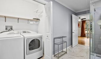 67 Victoria Way, Albany, NY 12209