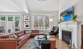 25 Crenshaw Ln 15-2, Andover, MA 01810