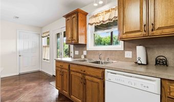 136 Riverview Dr, Anderson, MO 64831