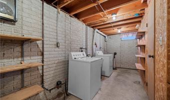 536 Fieldstone Dr, Amherst, OH 44001