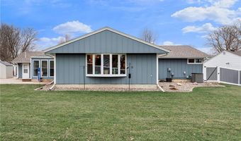 307 21st St NW, Austin, MN 55912