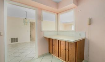 200 Hoffman Ave 402, Cranston, RI 02920
