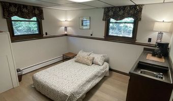 8 Wood Dr, Atkinson, NH 03811