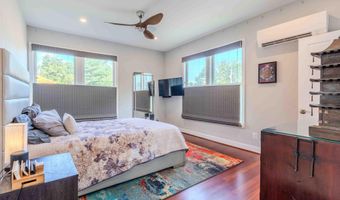 942 N MCKINLEY Rd, Arlington, VA 22205