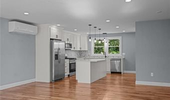 135 Old Mill Blvd, Warwick, RI 02889