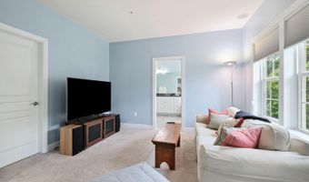 7 HEARTWOOD Ter, Rockville, MD 20855
