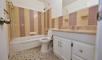 656 AZALEA Dr 4-656, Rockville, MD 20850