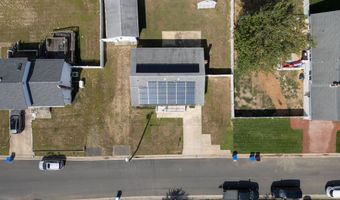 422 Maple Dr, Belford, NJ 07718