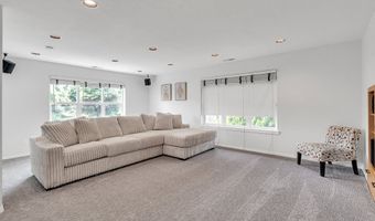 15900 SW BRECCIA Dr, Beaverton, OR 97007