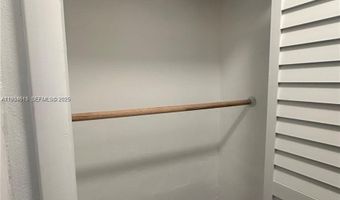 2800 NE 203rd St 10, Aventura, FL 33180