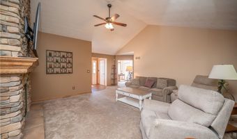 6488 S Timberidge Dr, Austintown, OH 44515