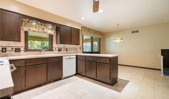 4741 Laburnum Dr, Akron, OH 44319