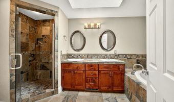 767 Twin Pines Cir, Ashland, OR 97520