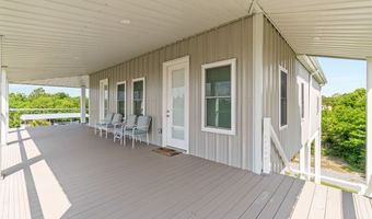 5004 Oak St, Bay St. Louis, MS 39520