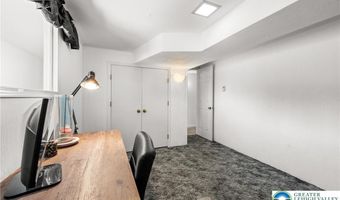 3146 Club Dr, Allentown, PA 18103