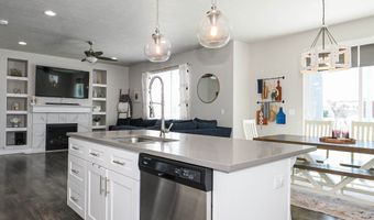 957 W MCKENNA, Bluffdale, UT 84065
