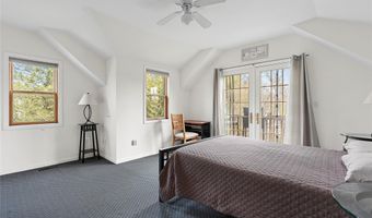 25 Gardiner Dr, Amagansett, NY 11930