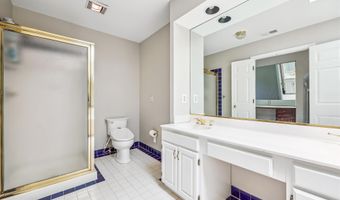 8201 HECTIC HILL Ln, Rockville, MD 20854