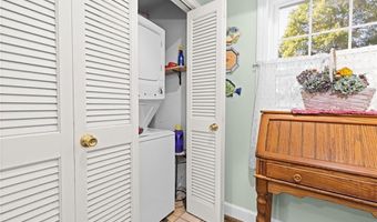 119 Corey Ln, Middletown, RI 02842