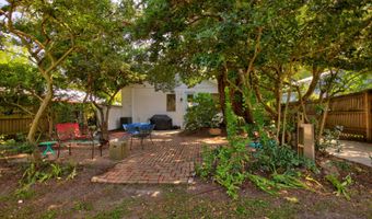 241 Washington St, Bay St. Louis, MS 39520