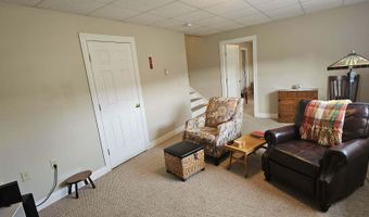 93 Streamside Ln, Bangor, ME 04401