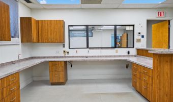 220 N WESTMONTE Dr B, Altamonte Springs, FL 32714