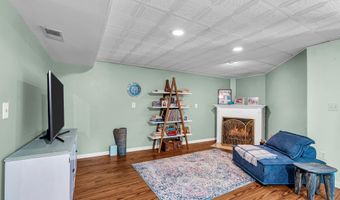 76 Pape Dr, Atlantic Highlands, NJ 07716