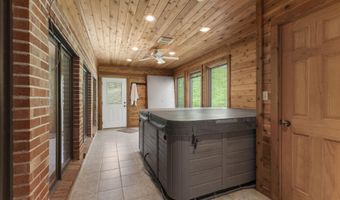 74 Muncy Ln, Ashland, KY 41102