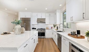 2 W Pine St, Altadena, CA 91001