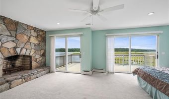 96 Starr Dr, Narragansett, RI 02882