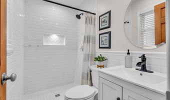 808 Sunset Rd, Beachwood, NJ 08722