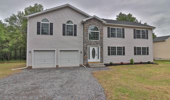 111 Center Dr, Blakeslee, PA 18610