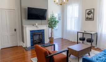 201 W 33rd St, Savannah, GA 31401