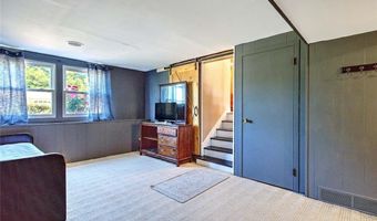 62 Meadowcrest Dr, Cumberland, RI 02864